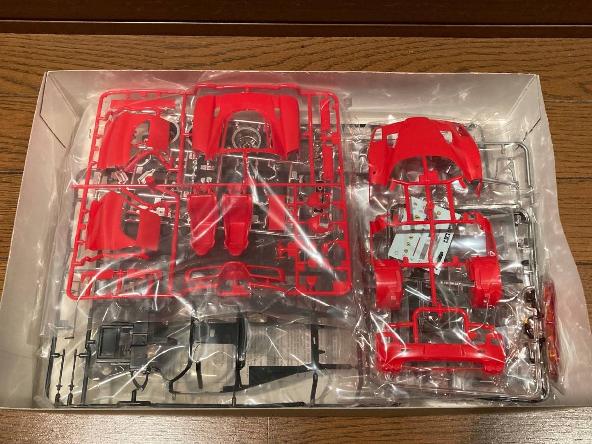 送料無料】タミヤ/TAMIYA 1/24 エンツォ フェラーリ/ENZO FERRARI ITEM 