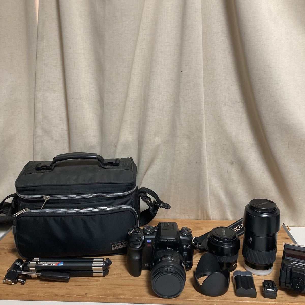 コニカミノルタ α7 DIGITAL (おまけ レンズ2本付き) ストロボ付