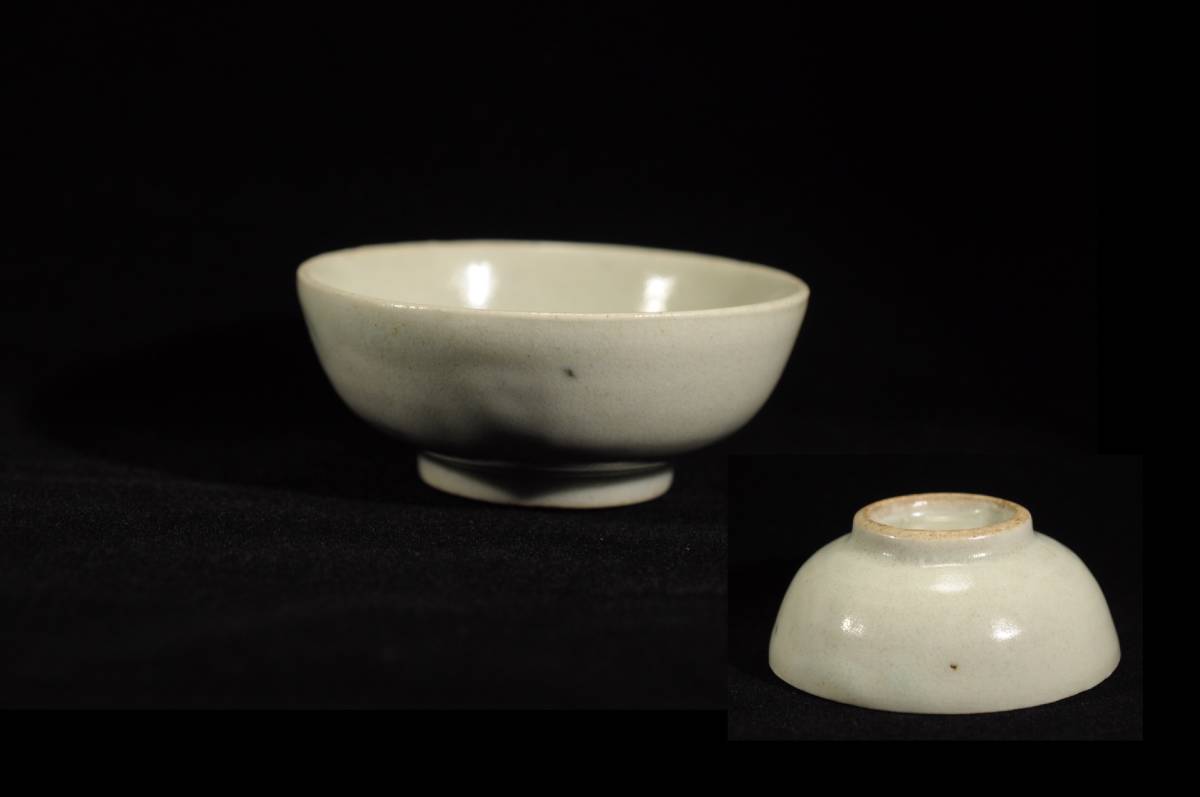 【 初期伊万里か　白磁盃 】