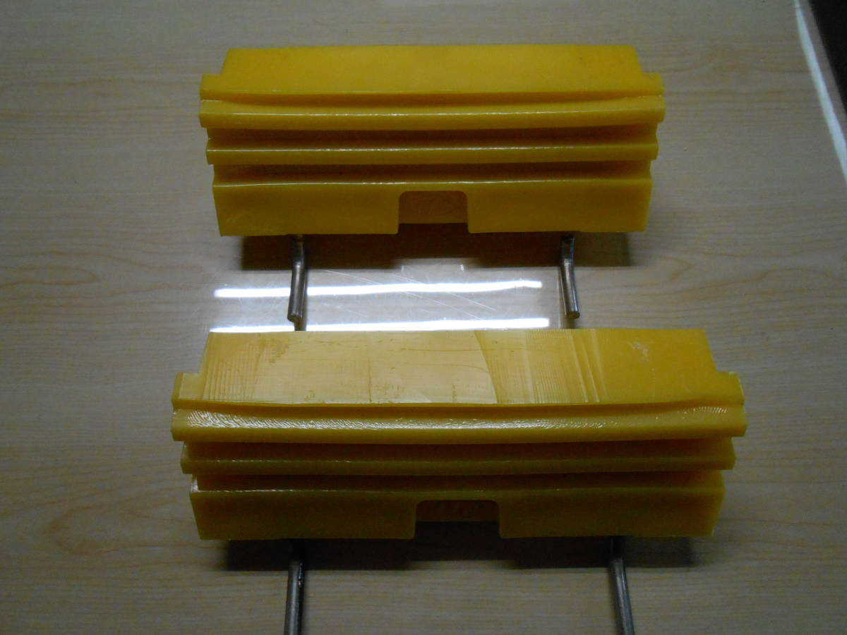 キャリアカー　積載車　輪止め