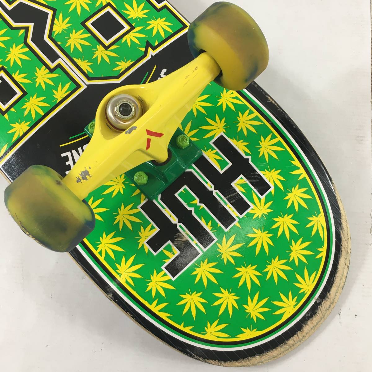 リアル REAL スケートボード HUF デッキ 8.38 ⁄ 8.5inc - コンプリート