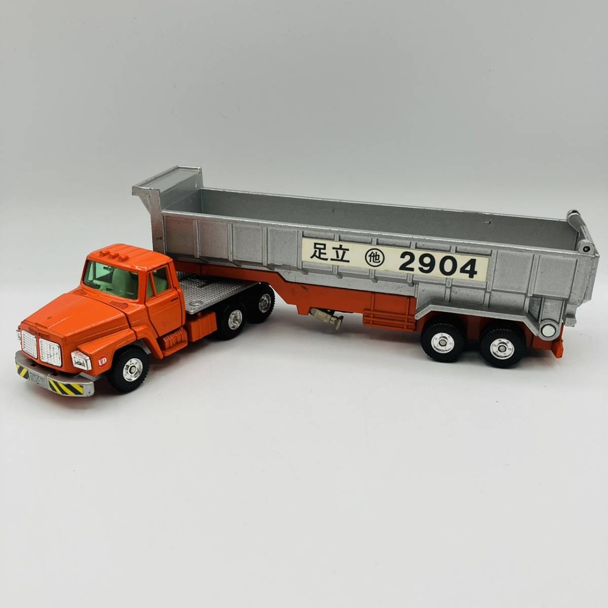 箱付】 トミカ ダンディ 国産車シリーズ 1/60 ニッサン ディーゼル