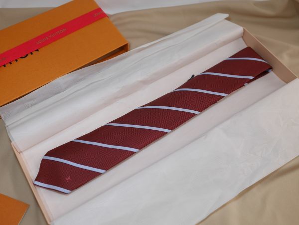 ◆ルイヴィトン/Louis Vuitton　ネクタイ　レッド系　ストライプ　未使用品　箱付き◆
