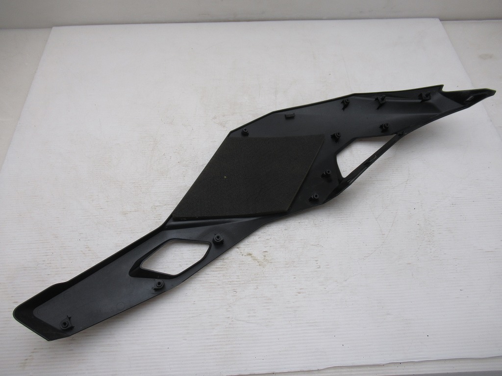 カワサキ 純正 ZX-25R カウル サイド ミドル 左側 黒x赤 傷極小