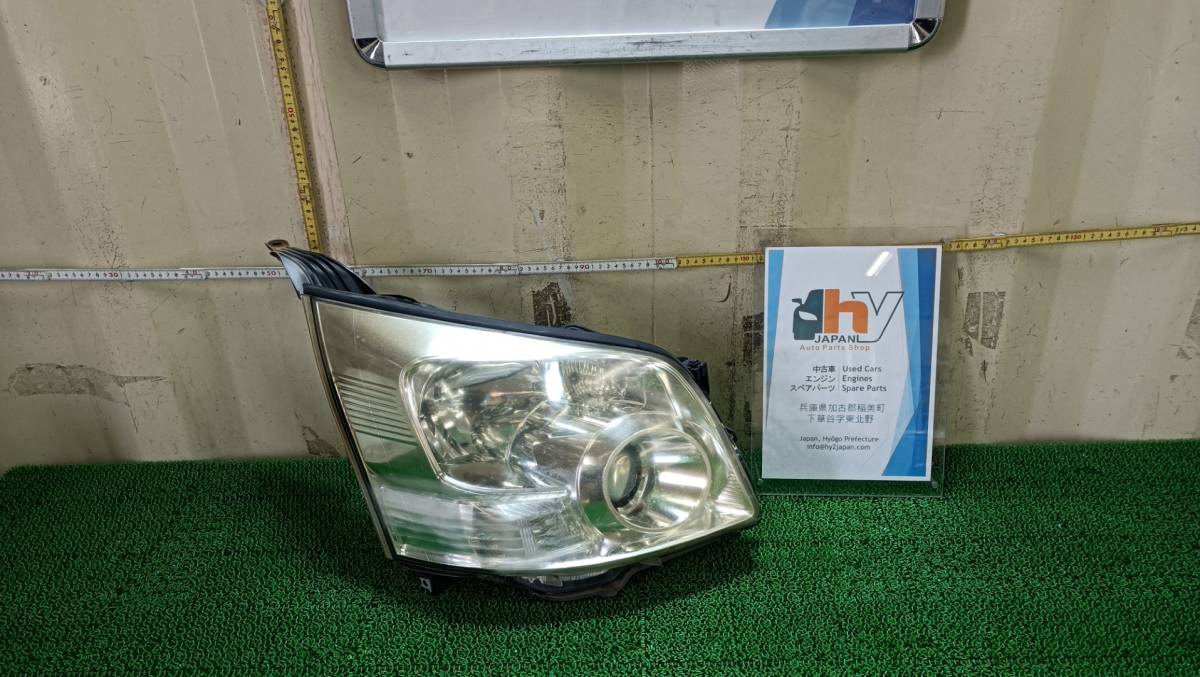 美品トヨタ純正 AZR60⁄65 TOYOTA ヘッドライト （右） ノア 後期 HID