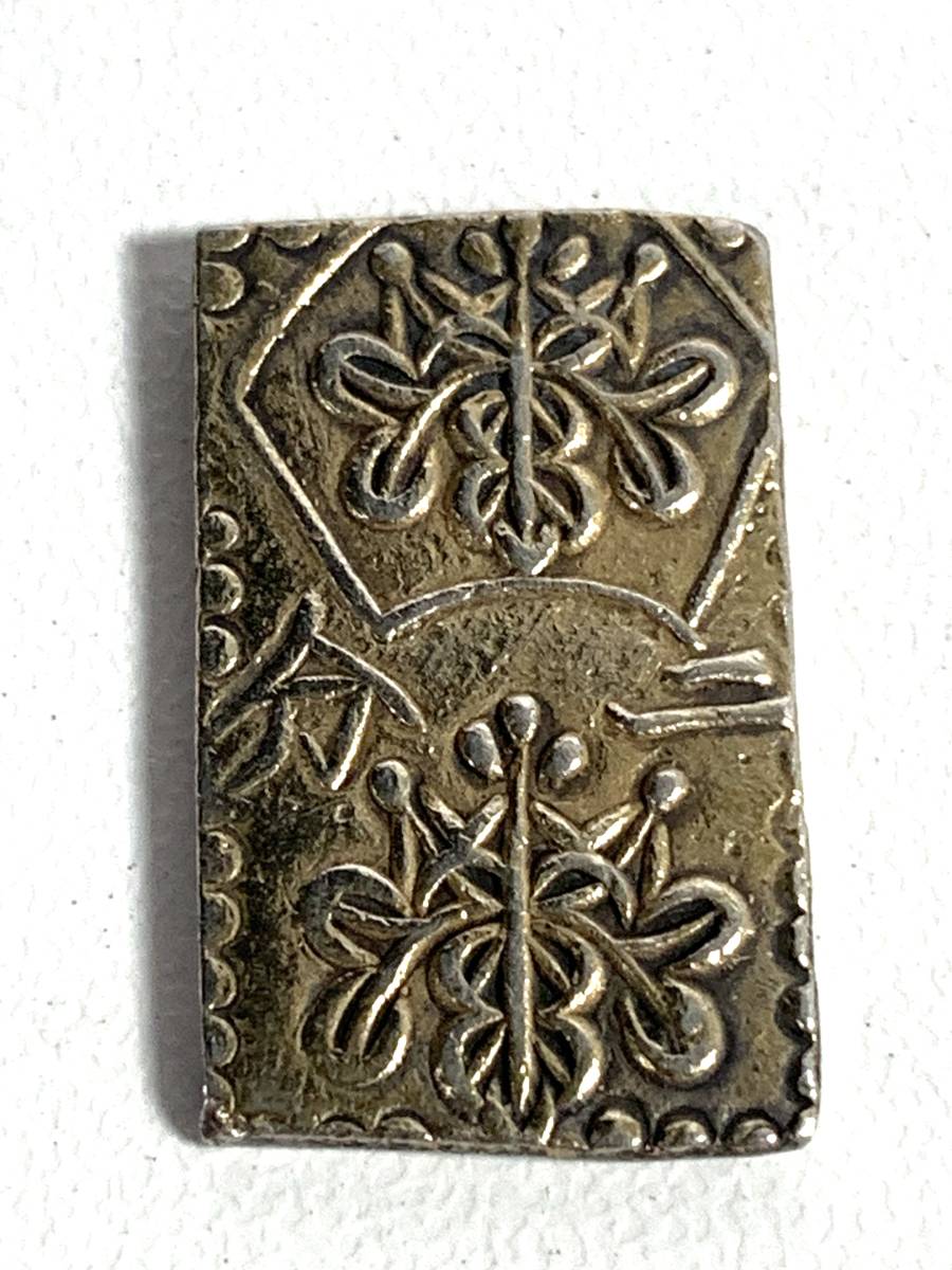  コレクター必見 明治2分判金 止メ分 明治元 2年 1868 69年 約2.9g 20&times;12㎜ 金 銀 ビンテージ アンティーク 古銭 コイン M010901(日本)｜売買されたオークション情報、yahooの商品情報をアーカイブ その他