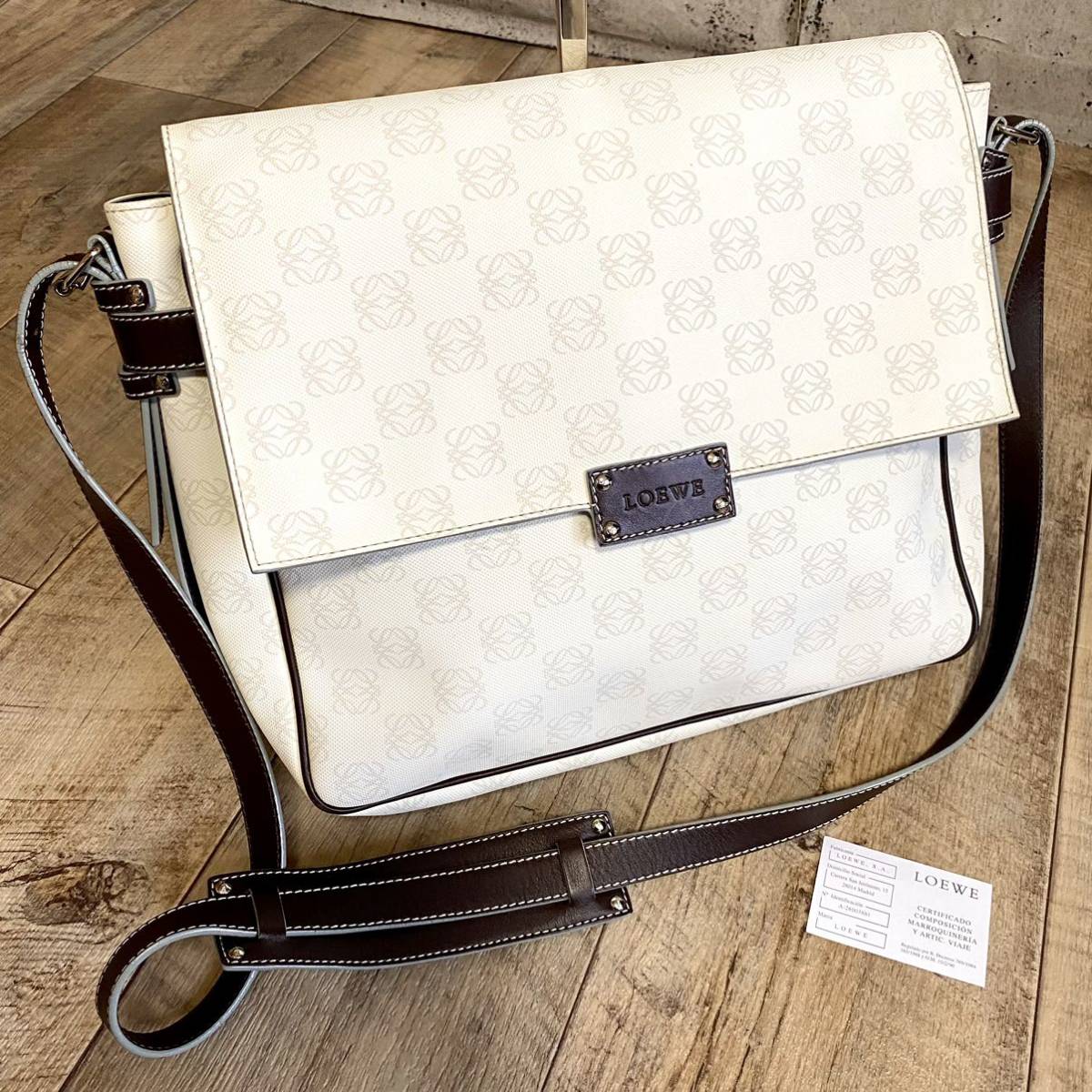 美品☆本物 LOEWE ロエベ アナグラム柄 レザー ショルダーバッグ 斜