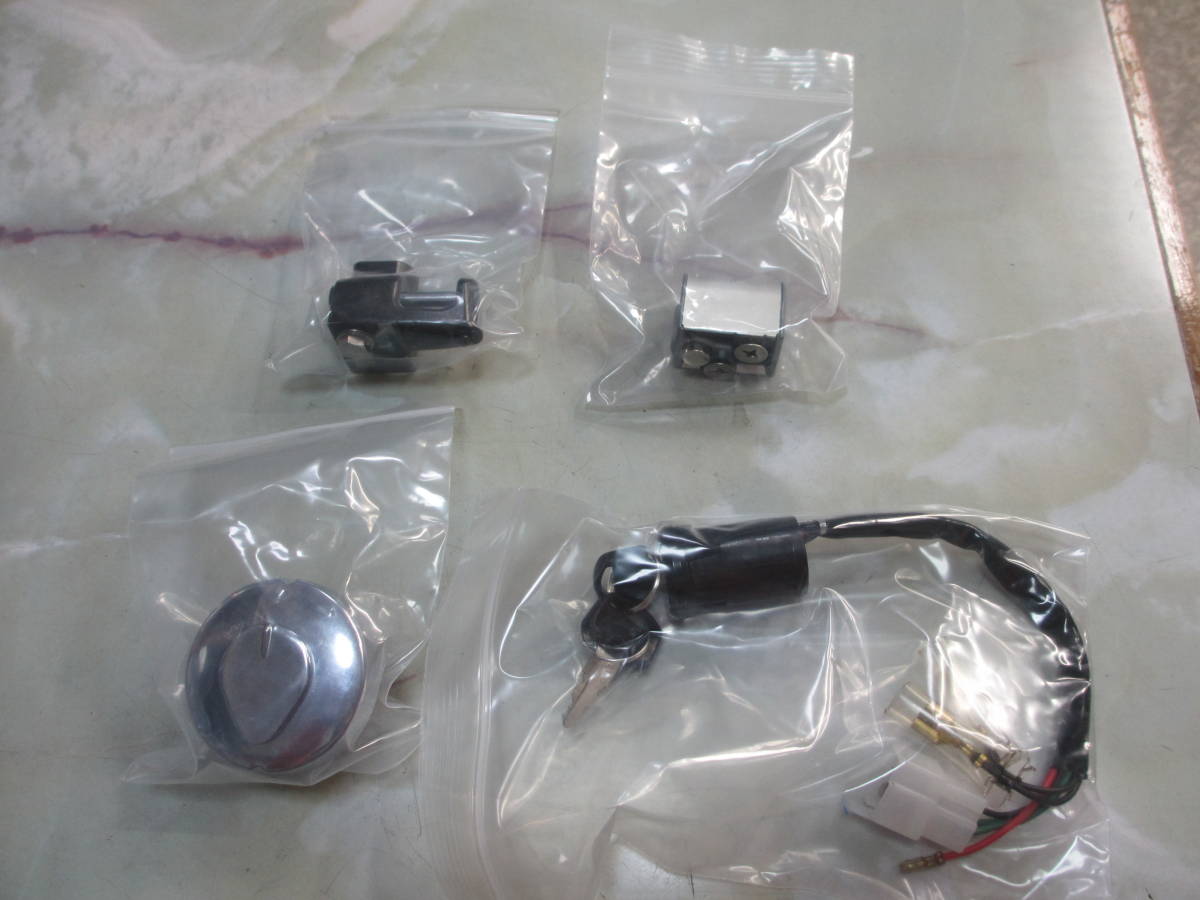 モンキーAB27用　純正タンクキャップ　メインキーセット　おまけ付き