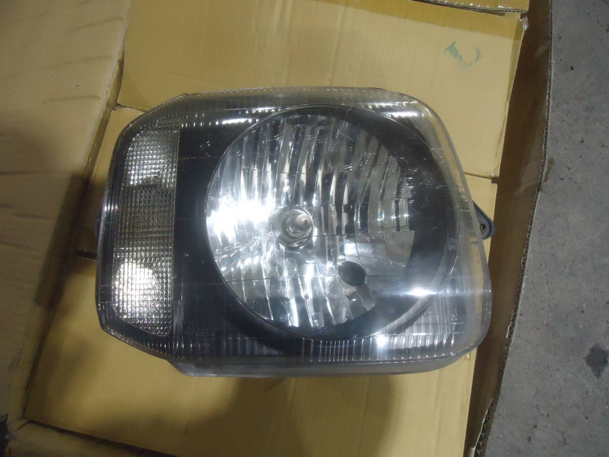 平成21年　AZオフロード　JM23W　純正ヘッドライト　右　中古品　ジムニー　JB23W