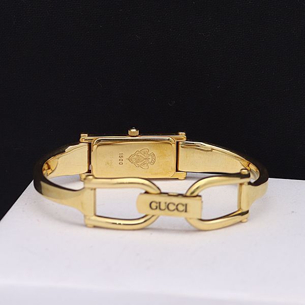 1円 稼働 良品 箱/保証書付 グッチ QZ 1500 バングルウォッチ スクエア アイボリー系シェル文字盤 レディース腕時計 XYZ 2000000◇