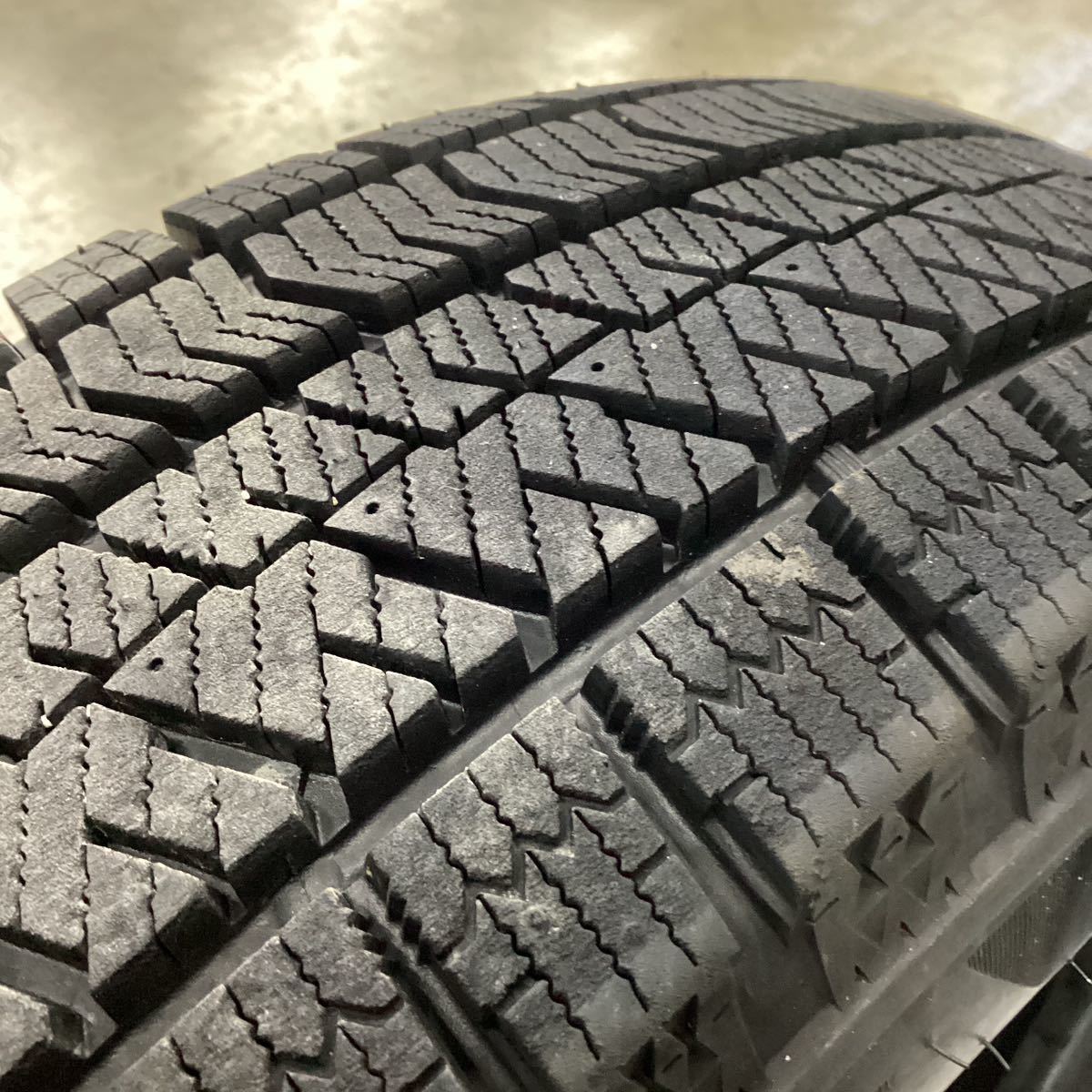[W210A5S] 175/70R14 ブリヂストン ブリザック VRX2 2022年製 スタッドレスタイヤ 1本