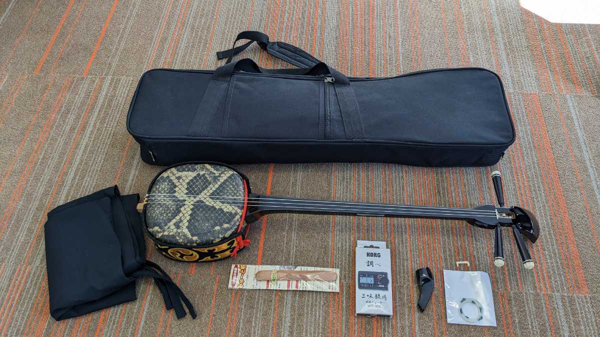 三線 ケース付き チューナー付き 蛇柄 和楽器 ソフトケース 沖縄三線