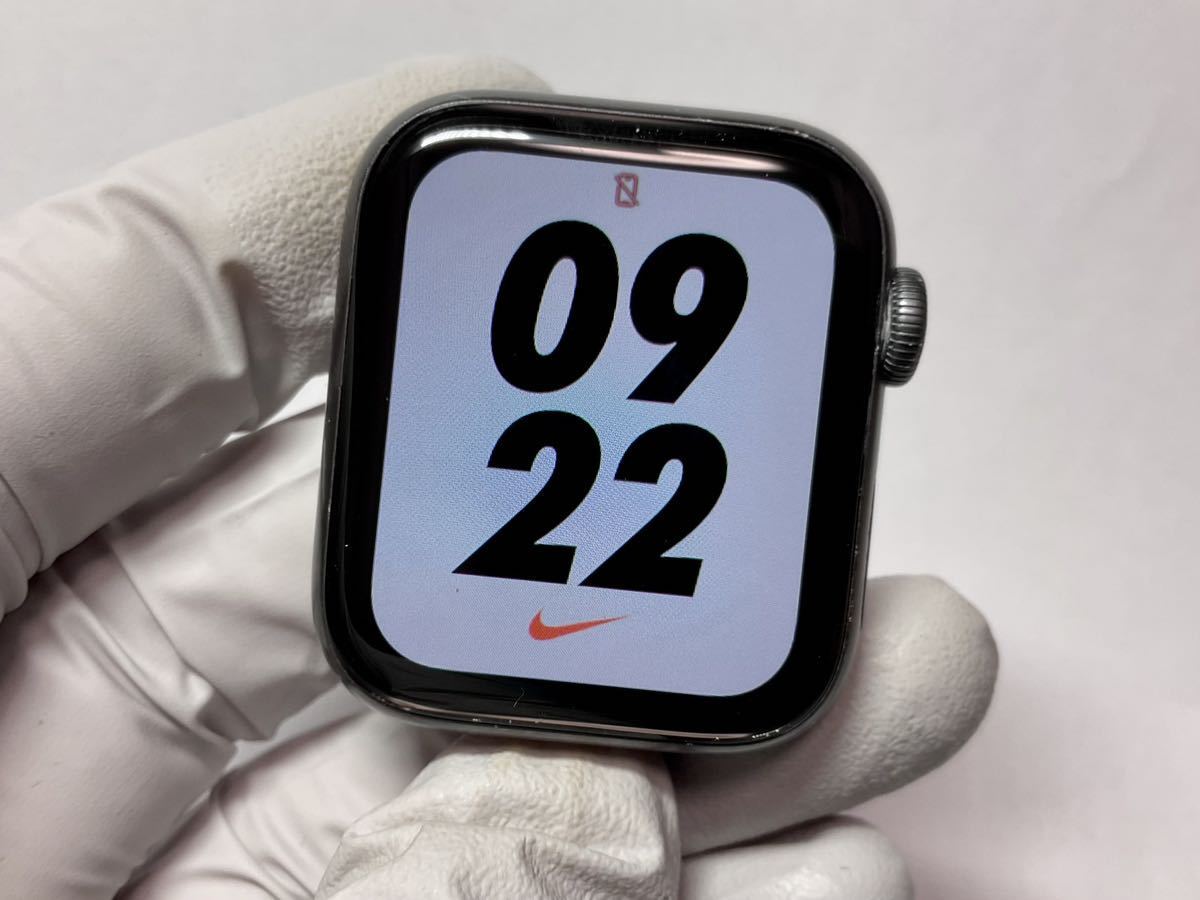 Apple Watch Nike+ Series 5 GPSモデル 40mmスペースグレイアルミニウムケース バッテリー82%
