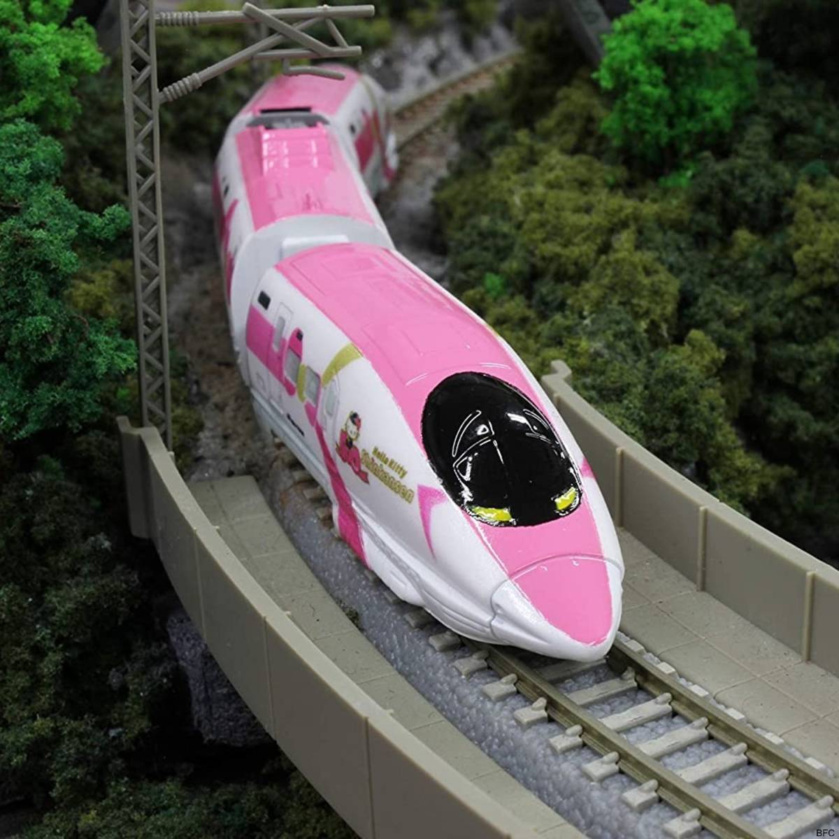 Zゲージ 500系新幹線 ハローキティ 鉄道模型 ストラクチャー ジオラマ 送料無料 極小