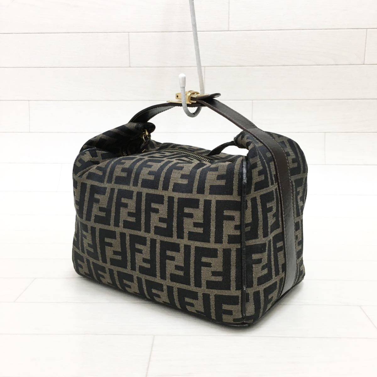 ☆良品・人気モデル☆フェンディ FENDI ズッカ柄 バニティ 
