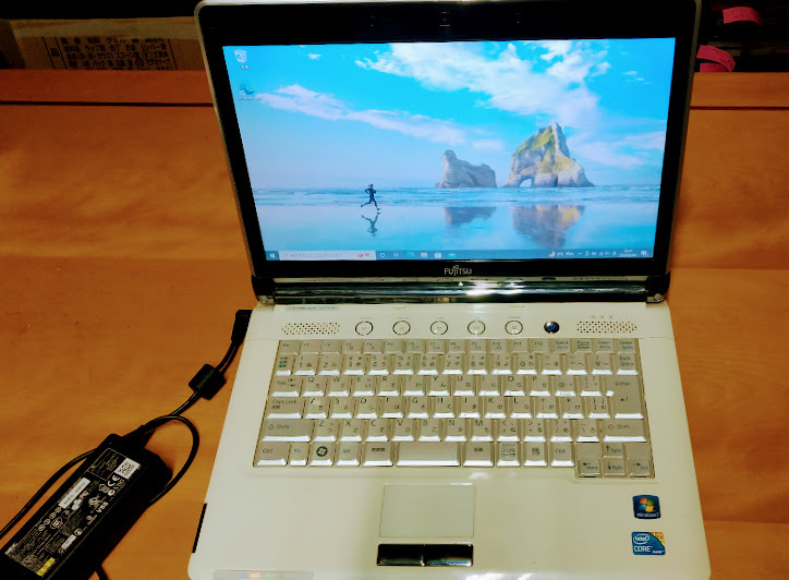 FUJITSU LIFEBOOK LH700/5A Core i5　Windows10Pro ノートPC メモリ4GB 　SSD120GB