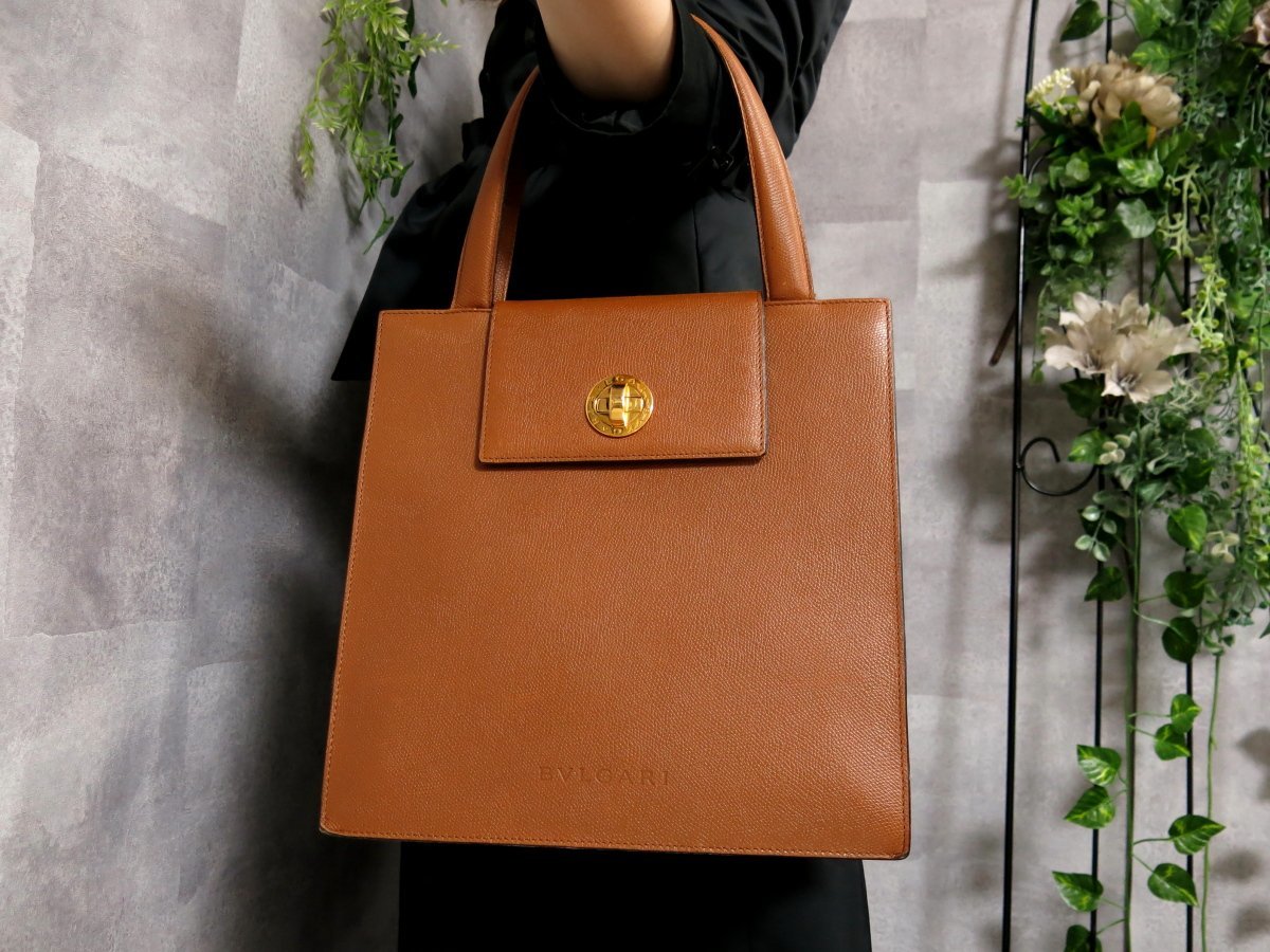 ●超美品●BVLGARI ブルガリ●ターンロック●サークルロゴ●カーフ レザー 本革●トート バッグ●茶●G金具●腕掛け●B5 収納●Js33545