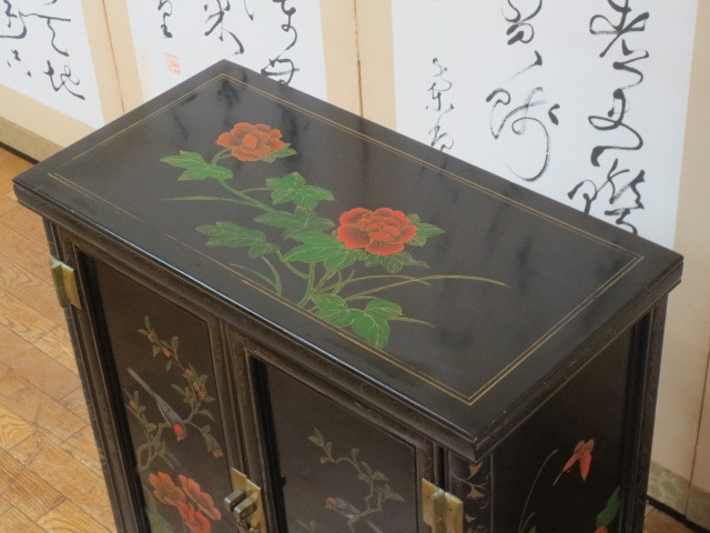 黒漆 中国美術 花鳥図 真鍮金具 茶道具 飾り棚/煎茶棚/キャビネット/書棚 黒漆 中国美術 花鳥図 真鍮金具 茶道具 飾り棚/煎茶棚/キャビネット