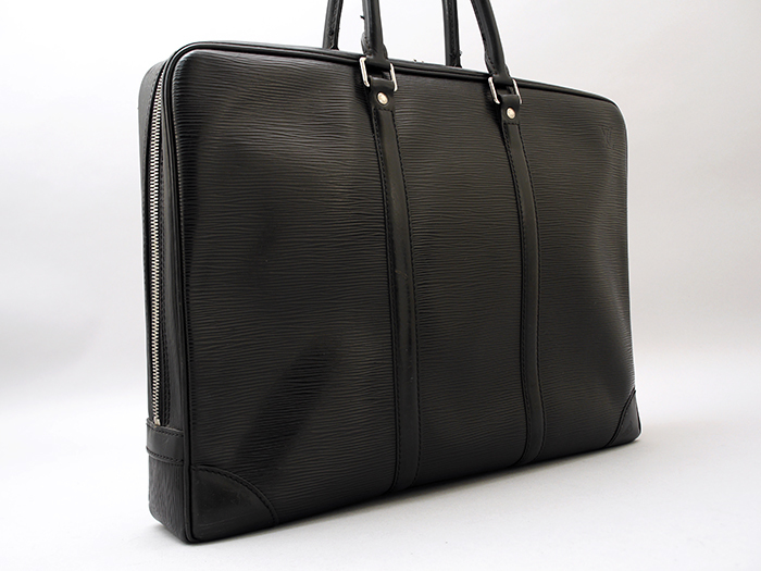 ルイヴィトン 極美品 LOUIS VUITTON 美品 エピ ポルトドキュマン ルイ
