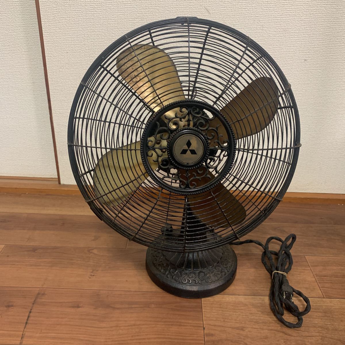 三菱電機扇風機 Z-30EB レトロ アンティーク 黒 昭和レトロ三菱扇風機Z30-EB 三菱電機 Z30-EB型 30cm 扇風機 卓上扇 真鍮