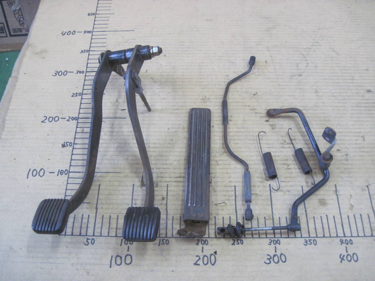 トヨタスポーツ800用？ アクセル&クラッチ&ブレーキ ペダル　検索 ヨタハチ/UP15/パブリカ/UP20