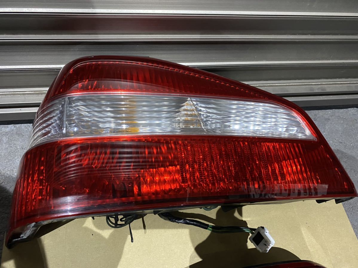 c35ローレル 後期テール 左右セット 熱害 ドリフトミサイル用に 完全 