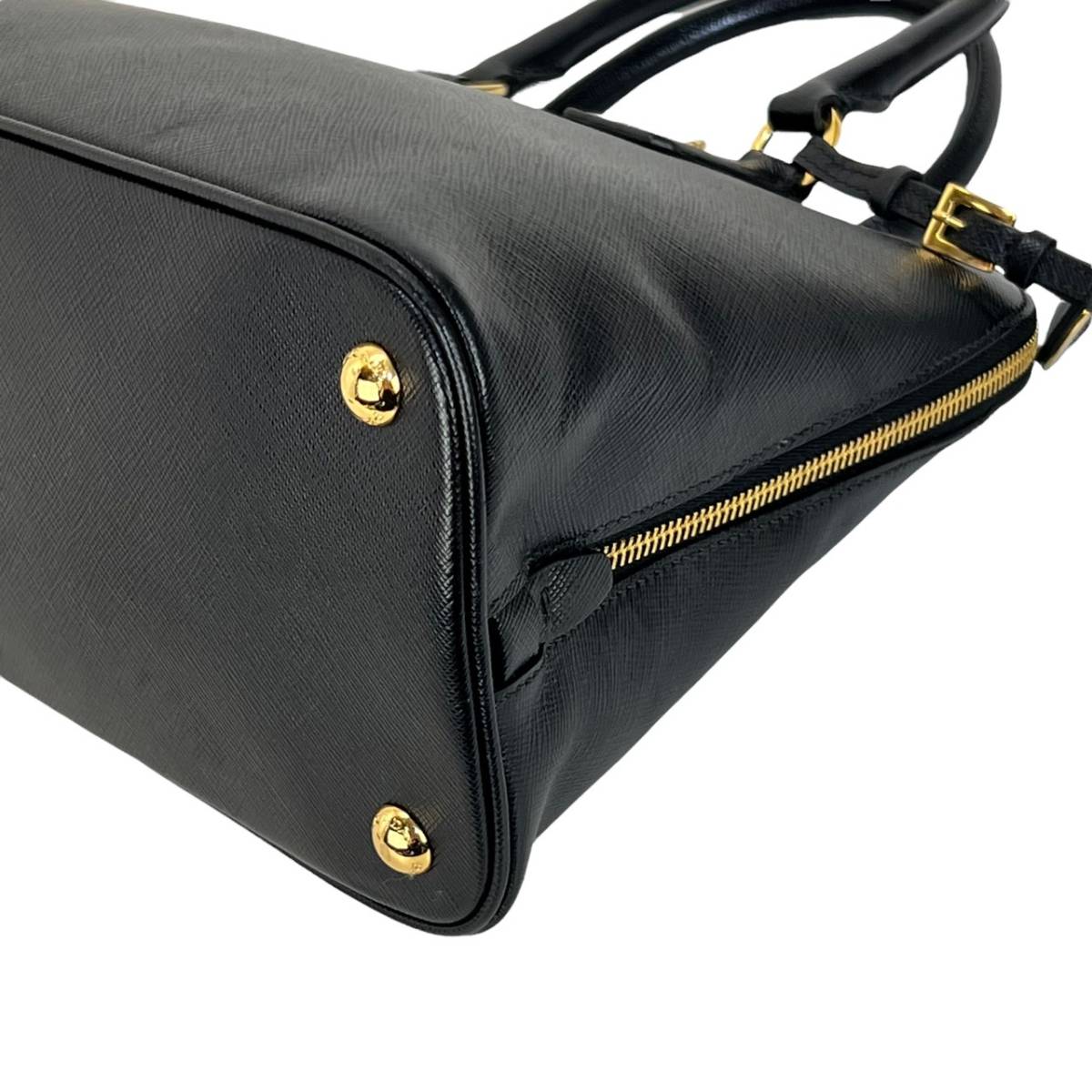 ☆美品☆ PRADA プラダ ハンドバッグ サフィアーノレザー エンボス オールレザー 黒 ブラック 三角タグ フォーマル 鑑定済み 正規品 サフィアーノレザー プラダ PRADA 国内発 関税込 トート