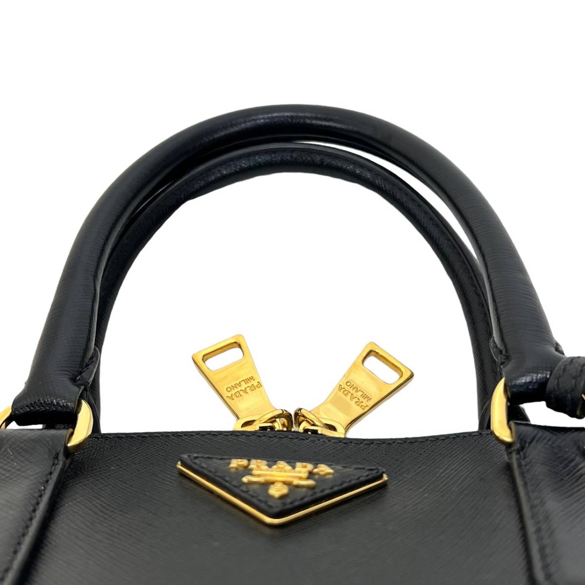☆美品☆ PRADA プラダ ハンドバッグ サフィアーノレザー エンボス オールレザー 黒 ブラック 三角タグ フォーマル 鑑定済み 正規品 サフィアーノレザー プラダ PRADA 国内発 関税込 トート