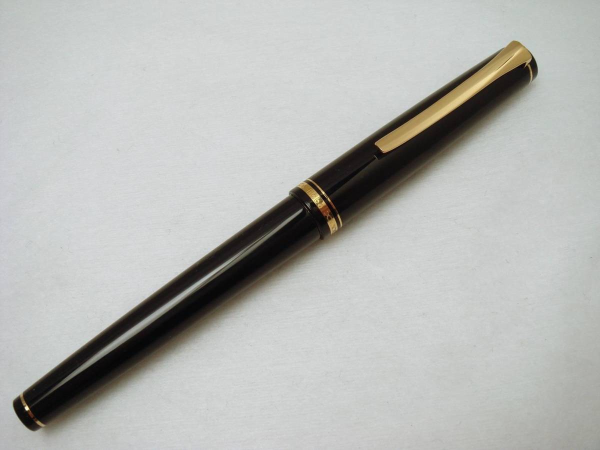 エラボー Elabo　ペン先SF　黒軸　中古 きれいです