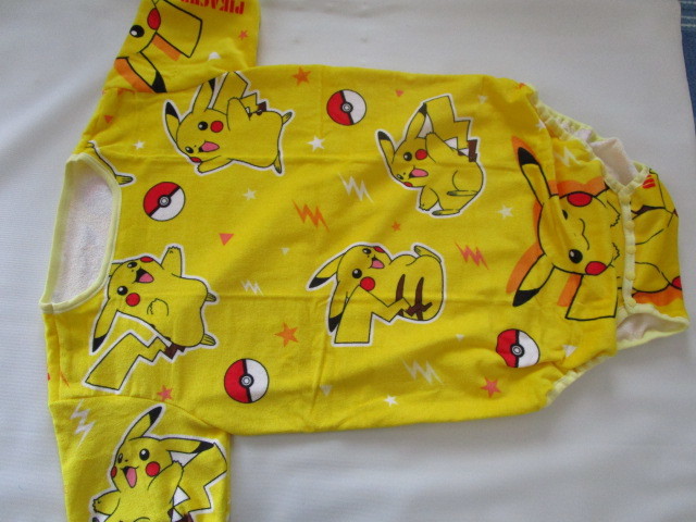 大人用ロンパース　Lサイズ　綿１００％生地　ピカチュウ