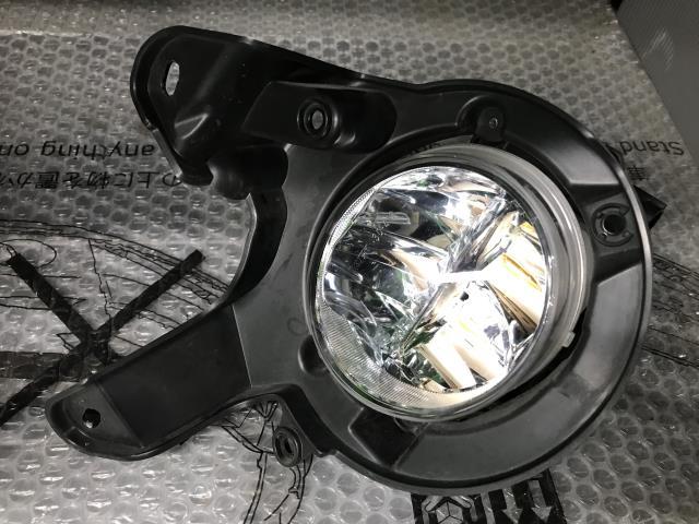 定番，低価 Ｃ－ＨＲ DBA-NGX50 左フォグランプ G-T 4WD 3T3 81220-30370 LED(トヨタ用)｜売買されたオークション情報、yahooの商品情報をアーカイブ公開 - オークファン トヨタ用