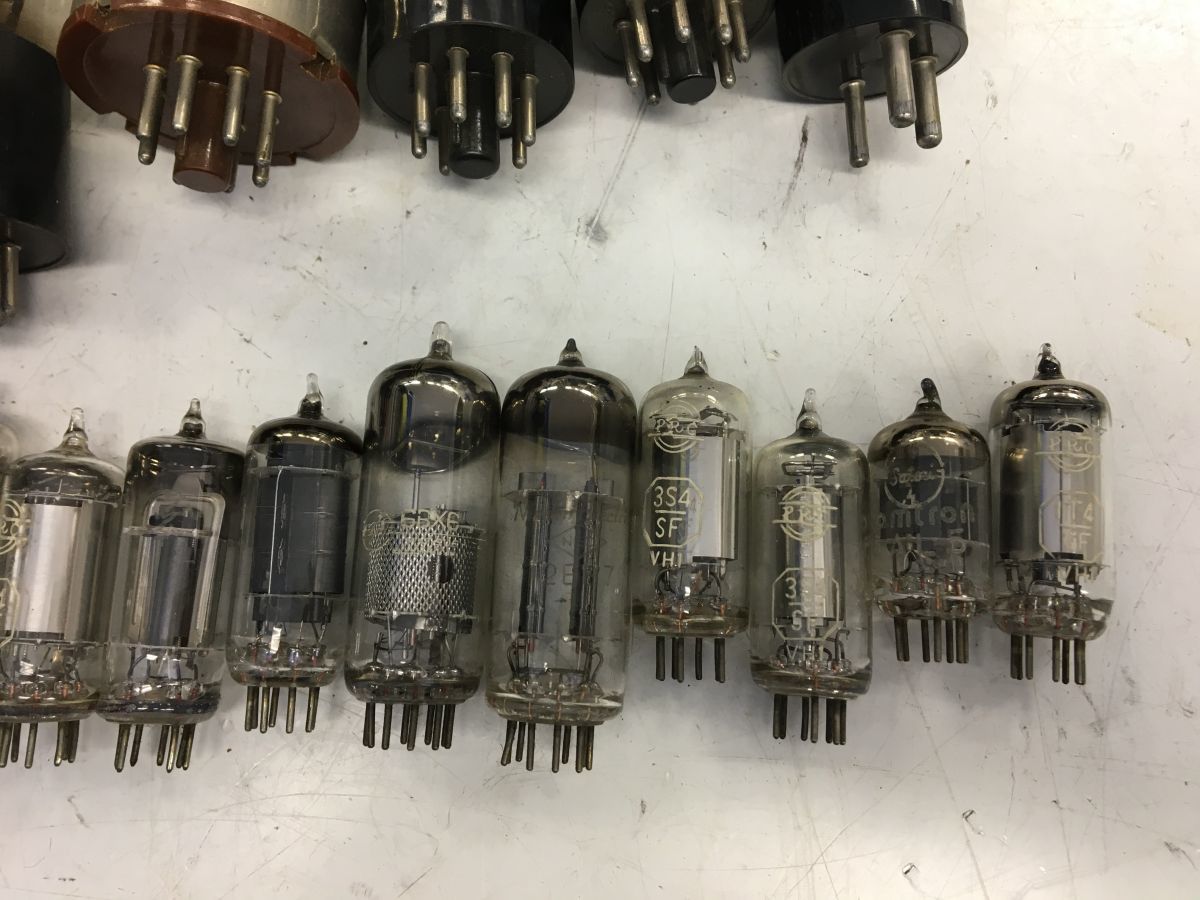 VALVOLA RADIO EPOCA 6AB4 EC92 Triode Tube RCA Originale NOS EUR 20,00 VALVOLA RADIO EPOCA 6AB4 EC92 Triode Tube RCA Originale NOS EUR 20,00