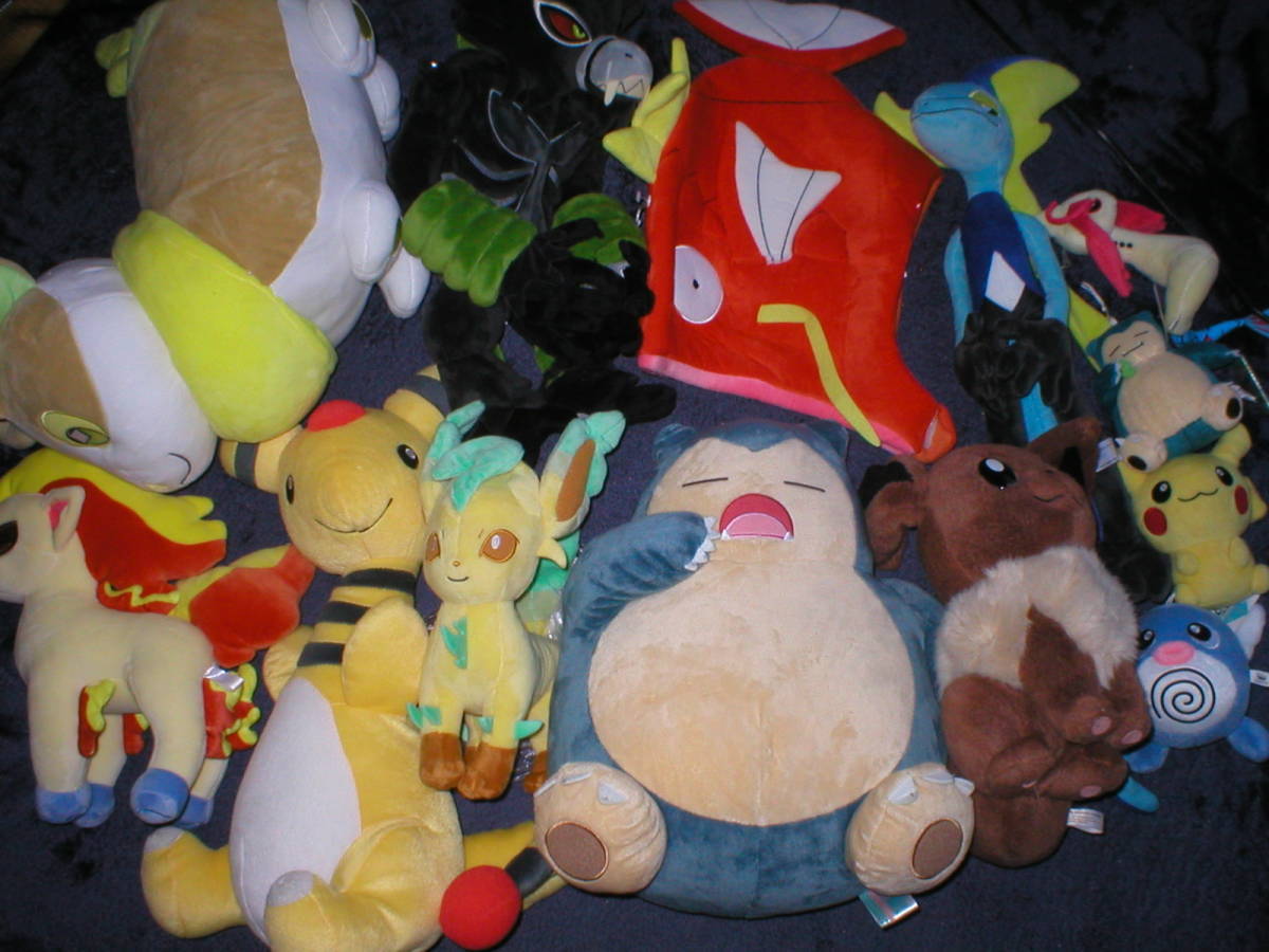 イーブイ リーフィア ポケモンセンター オリジナル カビゴン めちゃでか しっぽみてみて もぐもぐタイム ワンパチ ザルード インテレオン