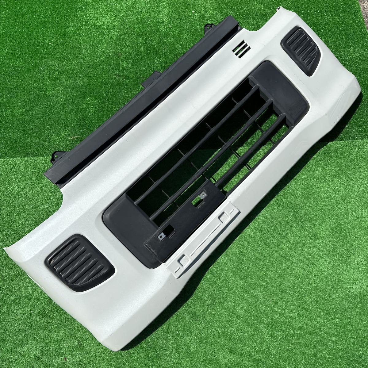 75、スズキ　エブリィワゴン　DA17W 純正　フロントバンパー　71711-64P5