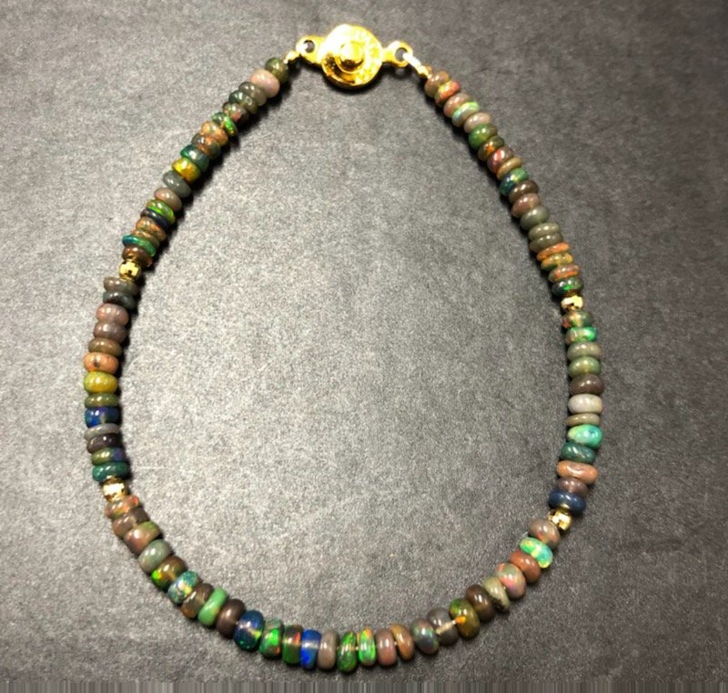 【超希少】最高級天然ブラックオパールボタンカットブレスレット　13.5ct　K18　一円～