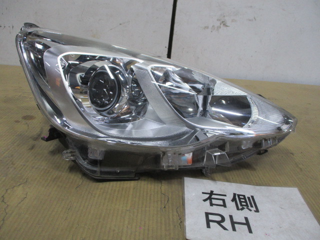 NHP10アクア右中古ヘッドライト　81110-52K40 トヨタ アクア NHP10 右ヘッドライト ヘッドランプ ハロゲン 81110