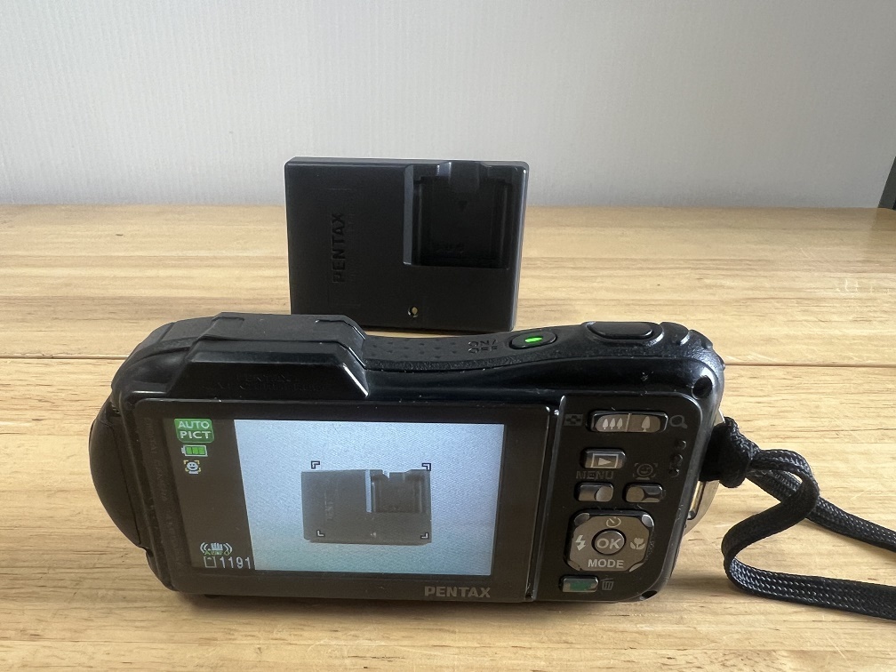◇PENTAX ペンタックス WG-10 防水 防塵 耐衝撃 デジタルカメラ 充電器
