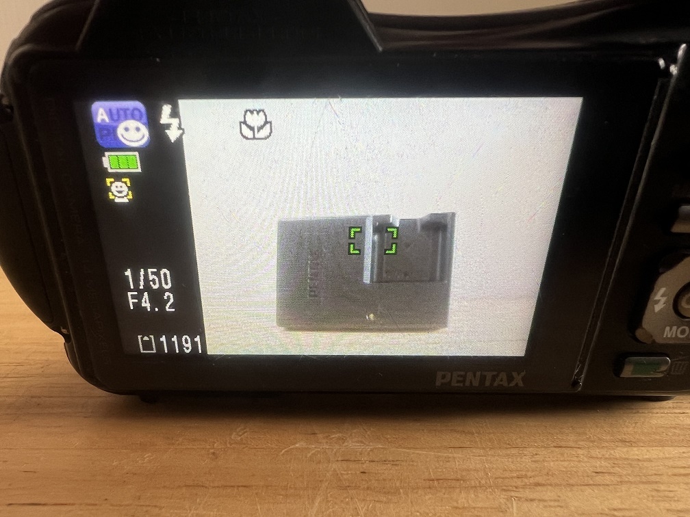 ◇PENTAX ペンタックス WG-10 防水 防塵 耐衝撃 デジタルカメラ 充電器