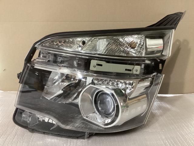 ヴォクシー DBA-ZRR70W 左ヘッドランプASSY ヴォクシー DBA-ZRR70W 左