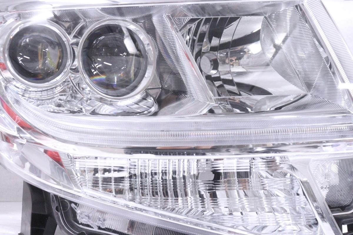 LA600S タントカスタム 右ヘッドライト