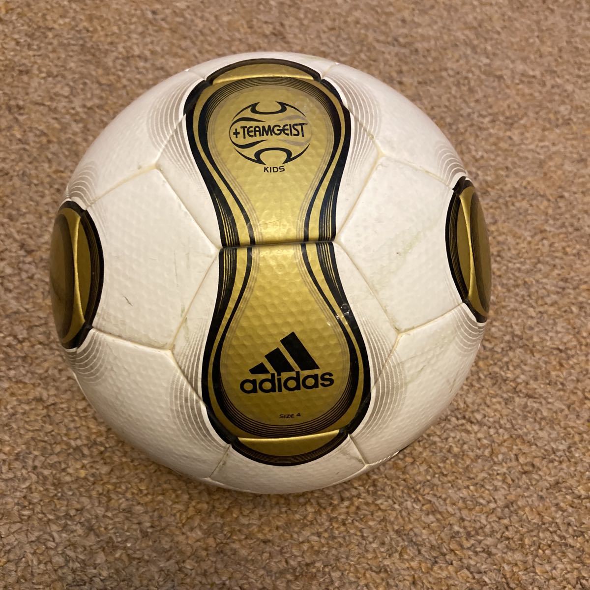 adidas サッカーボール 4号 TEAMGEIST ワールドカップ 中古(4号)｜売買