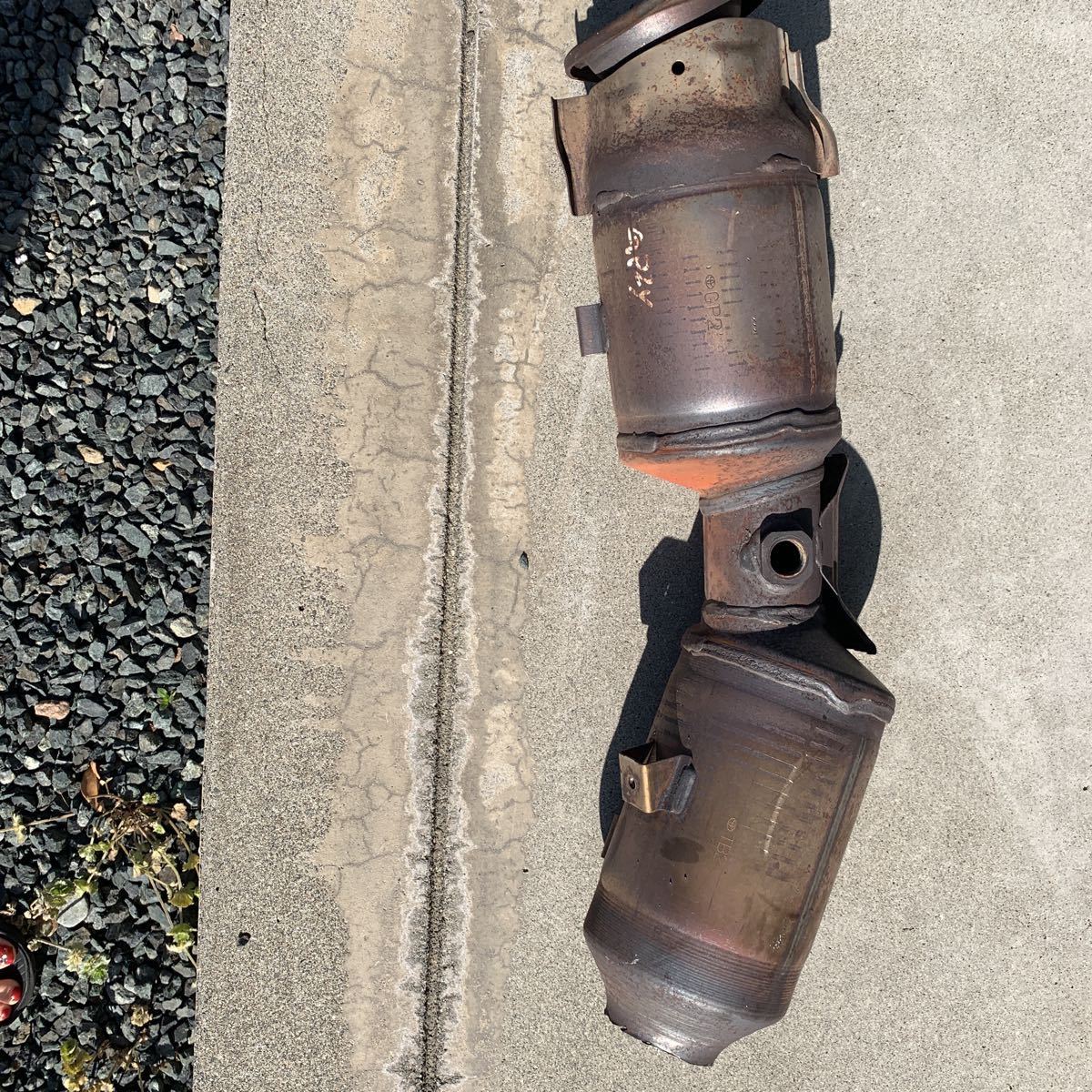 トヨタ純正 プリウス　ZVW30 触媒