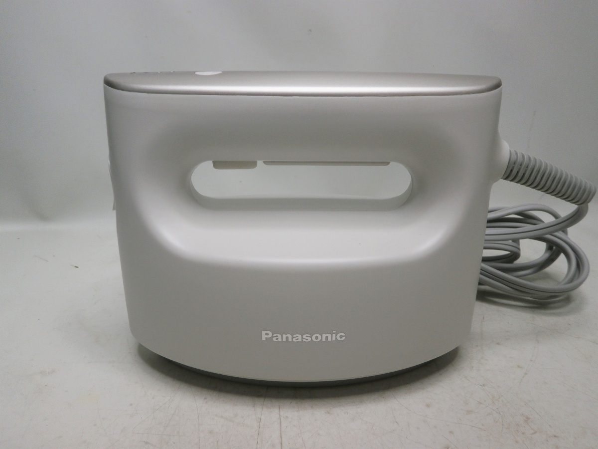 中古　Panasonic パナソニック　衣類スチーマー　2WAY　NI-FS780-C　アイボリー　2022年製　大容量360° 衣類スチーマー 360°スチーム &amp; カルル コードレススチームアイロン 大容量
