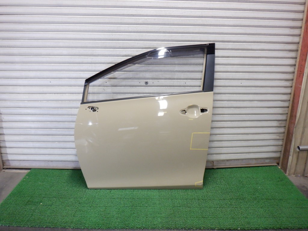 シエンタ NSP170/NHP170 左フロントドア (A7257) - toyota genuine
