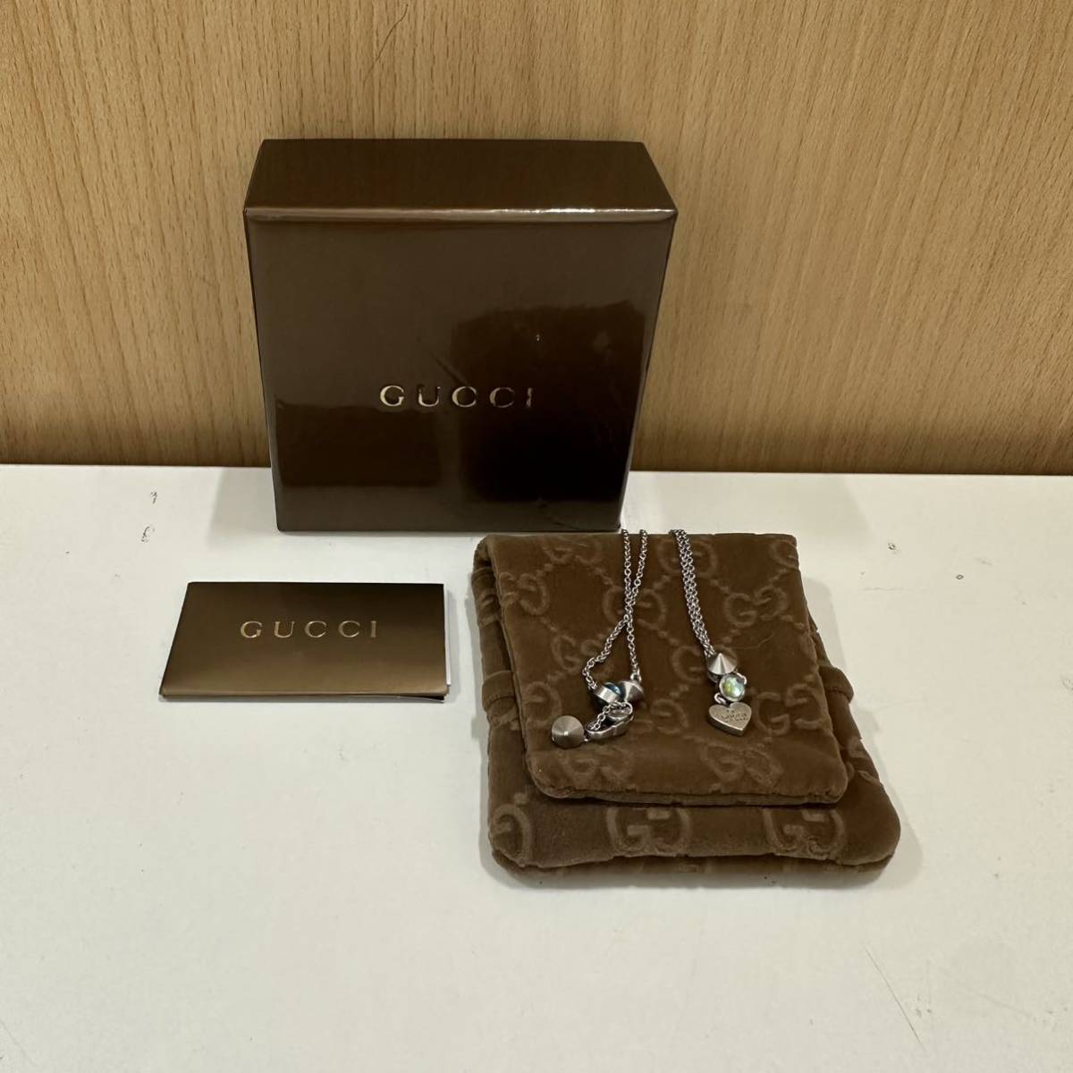 【新作入荷，お買い得】 TK0412 GUCCI グッチ ネックレス ハート型 石付き 色石 カラーストーン Ag925 SV925 SILVER シルバー 銀製 メンズ レディース ブランド(ネックレス、ペンダント、チョーカー)｜売買されたオークショ ネックレス、ペンダント、チョーカー