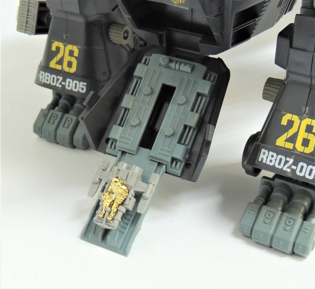 トミー 旧ゾイド ウルトラザウルス 恐竜型 RBOZ-005 メカ生体 TOMY ZOIDS 当時物 プラモデル alp川1222 ウルトラザウルス ゾイド 送料無料