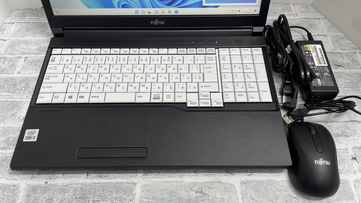 富士通 LIFEBOOK A5510/FX FMVA8804TP［第10世代 Intel Core i3-10110U 
