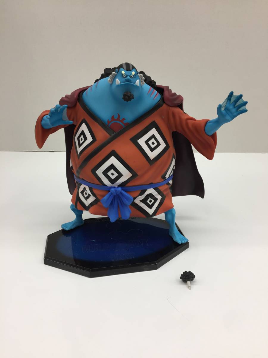 ☆【K618】中古品　ワンピースフィギュアジンベエ　王下七武海　タイヨウの海賊団 麦わらの一味 箱なし　破損あり☆