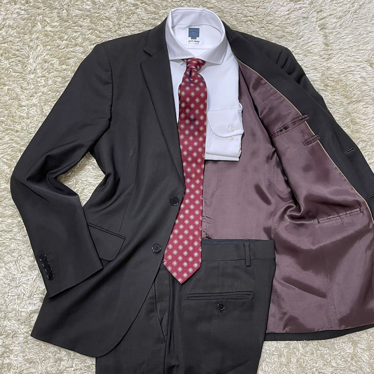 良品! ZARA MAN 【抜群の汎用性】 ザラマン スーツ セットアップスーツ シングル 上下 48 L 裏地で魅せる 無地 ブラック 黒 2B ジャケット