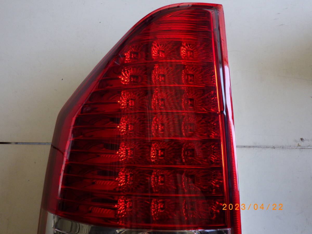 トヨタノア・トヨタヴォクシー ZRR70・ZRR75 LEDテールランプ VALENTI
